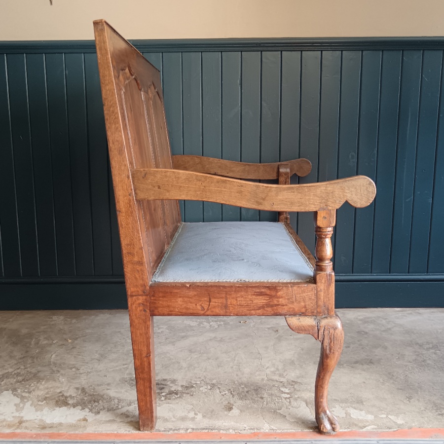 Small Georgian two seater oak Settle Bench (7).jpg